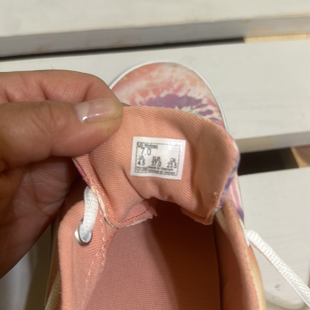 Vans - Picture 5 of 5